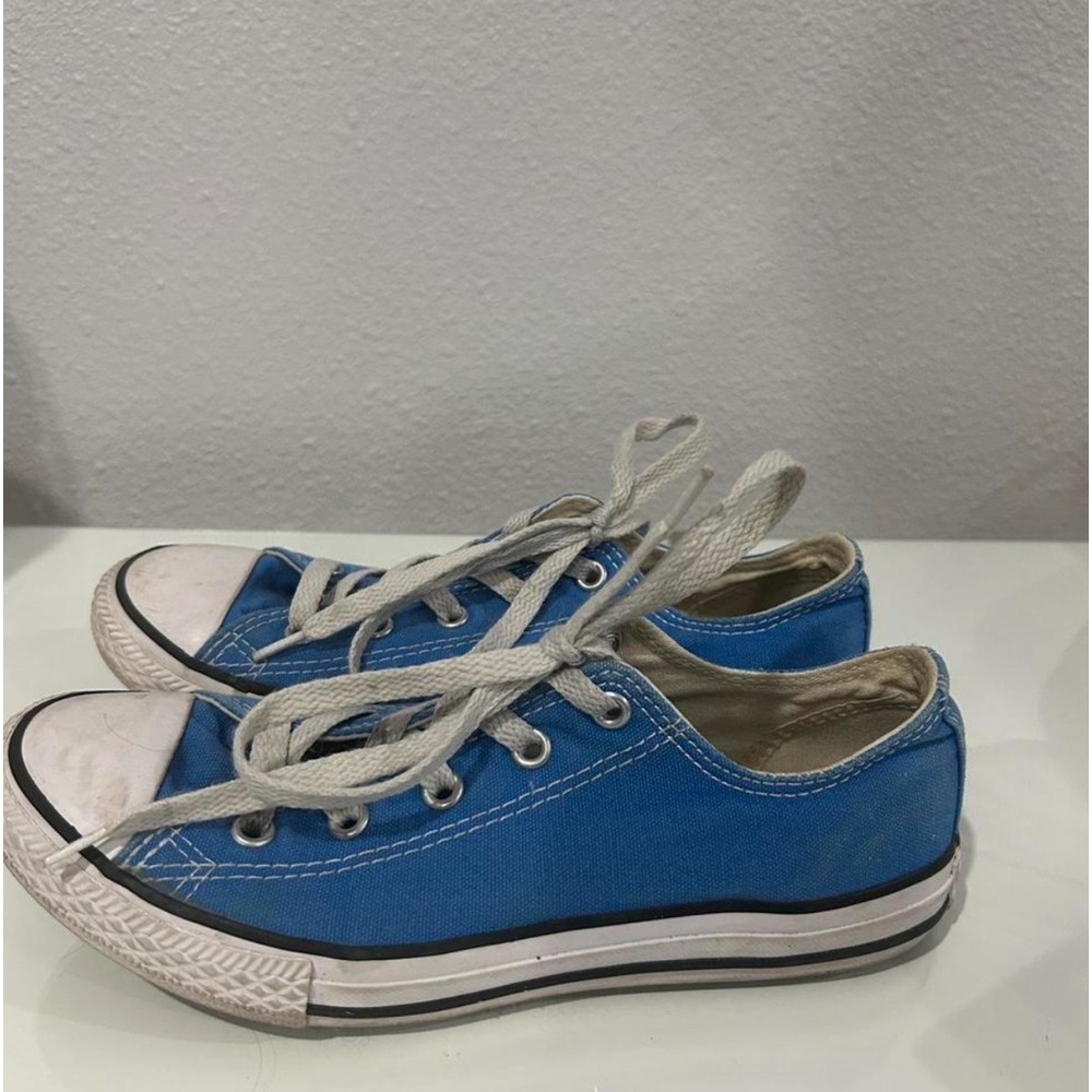 Blue converse size 3!